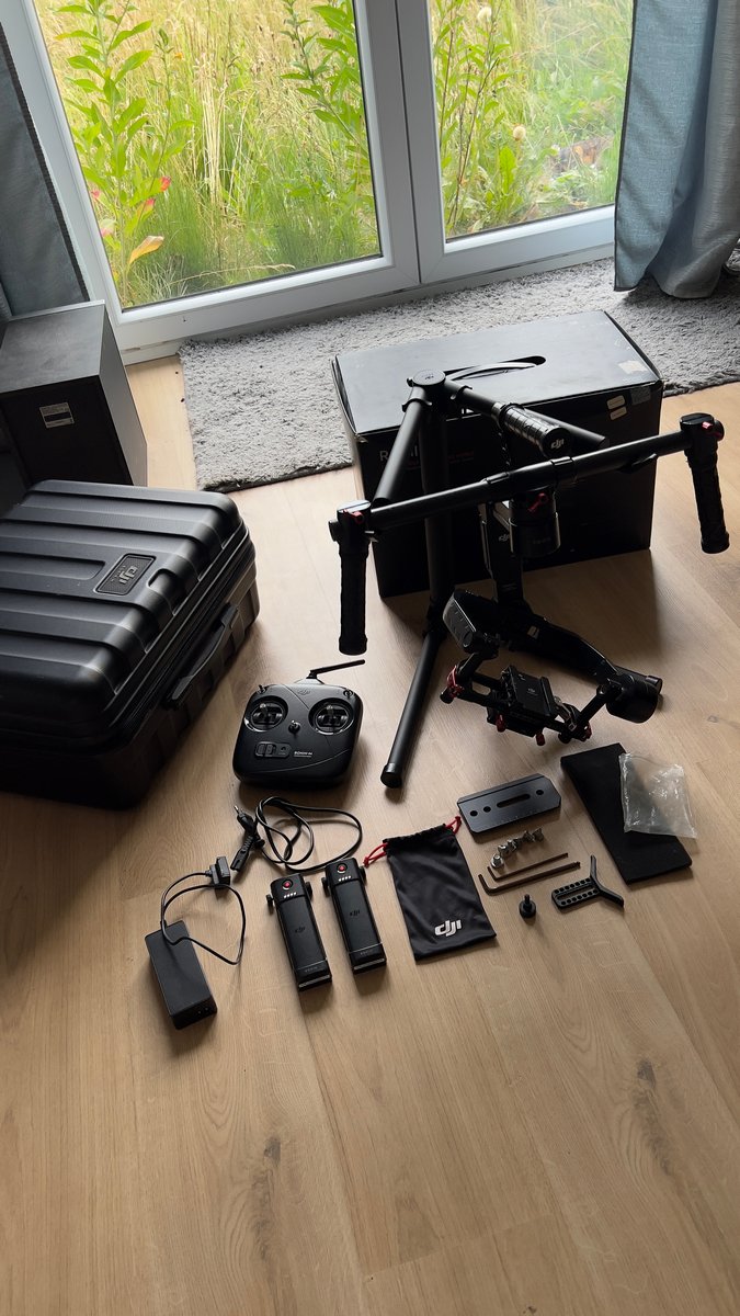 Gimbal DJI RONIN M duży zestaw walizka